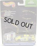 2000 HOT WHEELS RACING PIT CREW 【#9 TEAM CARTOON NETWORK MELLING RACING ENTERPRISES/FORD TAURUS and TOOL BOX】　YELLOW/RR(台紙中央に値札用フックの穴跡あり）