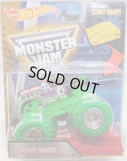 画像1: 2016 MONSTER JAM includes STUNT RAMP! 【GRAVE DIGGER】 BLACK (COLOR TREADS)