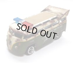 画像1: ONE WORLD CUSTOM GARAGE 【VOLKSWAGEN T1 DRAG BUS (カスタム完成品）】 サビ-WHITE-OLIVE/RR （送料サービス適用外） 