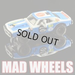 画像1: MAD WHEELS (マッドホイール） 【"CAMARO Off-Roader" '67 CAMARO OFF-ROAD with SKULL DRIVER (カスタム完成品)】WHITE-LT.BLUE/RR（送料サービス適用外） 