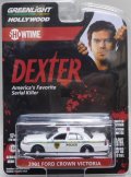 2021 GREENLIGHT HOLLYWOOD SERIES 32 【2001 FORD CROWN VICTORIA】 WHITE (DEXTER) 