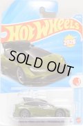 【TOYOTA PRIUS CUSTOM (ルーフボックス有り)】OLIVE (NEW CAST)