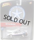 JOHNNY LIGHTNING 2.0  R5 【"LIEUTENANT TIM BROWN"1987 FORD MUSTANG】 WHITE-BLACK