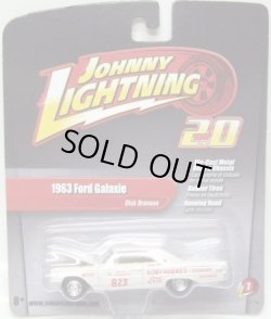 画像1: JOHNNY LIGHTNING 2.0  R7 【"DICK BRANNAN"1963 FORD GALAXIE】 CREAM/RR