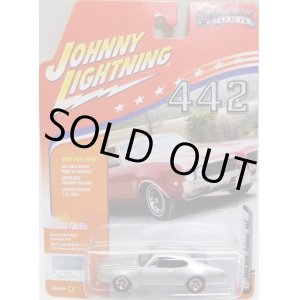 画像: 2016 JOHNNY LIGHTNING - MUSCLE CARS USA S2 【1969 OLDS CUTLASS 4-4-2】 SILVER/RR (1836個限定）