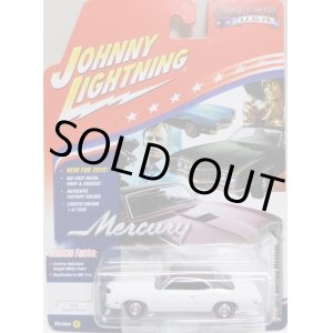 画像: 2016 JOHNNY LIGHTNING - MUSCLE CARS USA S2 【1977 MERCURY MONTEGO】 WHITE/RR (1836個限定）