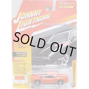 画像: 2017 JOHNNY LIGHTNING - CLASSIC GOLD COLLECTION R4A 【2010 DODGE CHALLENGER R/T】 ORANGE/RR