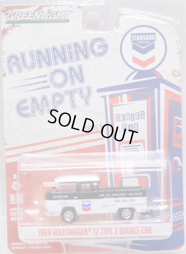 画像1: 2018 GREENLIGHT RUNNING ON EMPTY S6 【1968 VOLKSWAGEN T2 TYPE 2 DOUBLE CAB】 WHITE-BLACK/RR (STANDARD STATION)