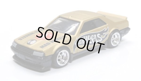 画像1: MAD WHEELS (マッドホイール） 【'82 NISSAN SKYLINE R30 (カスタム完成品）】FLAT GOLD/RR （送料サービス適用外） 