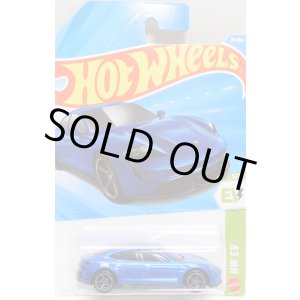 画像: 【PORSCHE TAYCAN TURBO S】BLUE