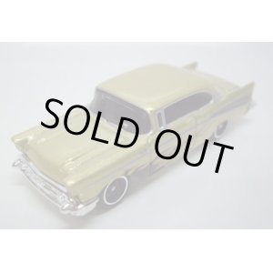 画像: LOOSE - LARRY'S GARAGE 21CAR SET 【'57 CHEVY BEL AIR】　MET.GOLD/RR (CHASE)