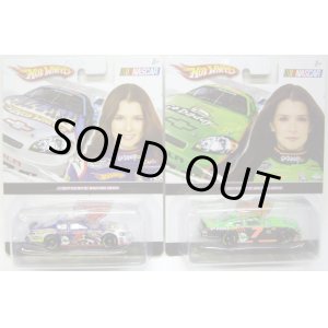 画像: 2010 HW NASCAR 【DANICA PATRICK CHEVY IMPALA 2 CAR SET】　BLUE/GREEN