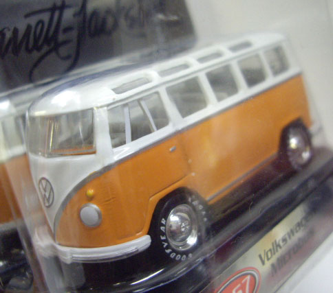 画像: 2001 COLLECTIBLES 50th ANNIVERSARY BANETT JACKSON COLLECTION 【1967 VOLKSWAGEN MICROBUS】 WHITE-OTANGE/RR