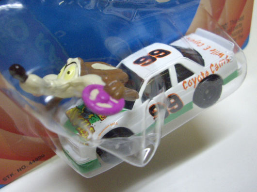 画像: 1993 MATCHBOX LOONEY TUNES PRO RACERS 【WILE E. COYOTE / CHEVROLET LUMINA】 WHITE