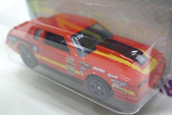 画像: 2011 WALMART EXCLUSIVE "CARS OF THE DECADES" 【'86 MONTE CARLO SS】 RED/5SP