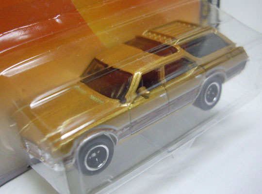 画像: 2010 【'71 OLDSMOBILE VISTA CRUISER】 GOLD