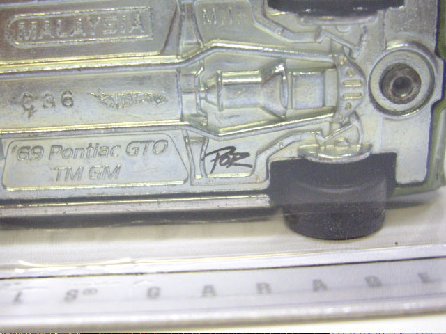 画像: PHIL'S GARAGE CHASE 【'69 PONTIAC GTO】　MET.OLIVE/RR (TOYS"R"US EXCLUSIVE)  (サイン付き）