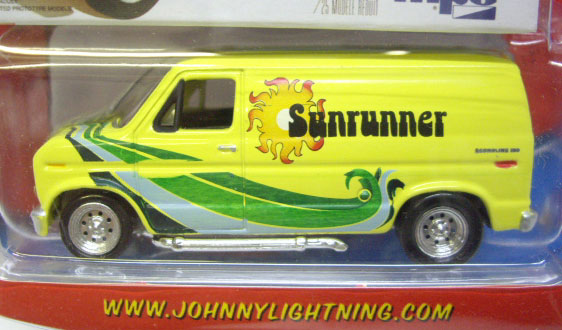 画像: LIMITED EDITION -CLASSIC PLASTIC R2 【SUNRUNNER 1977 FORD VAN】　YELLOW (with BOX)