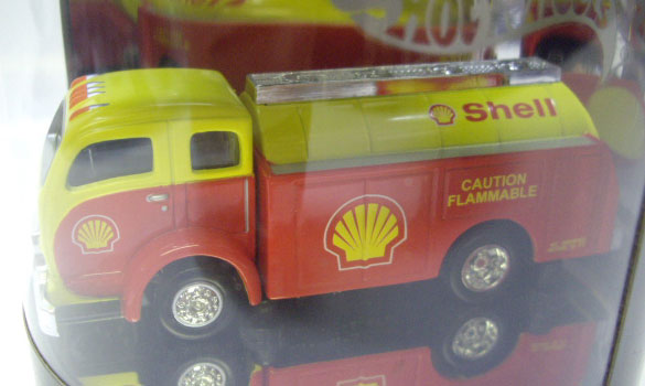 画像: SHOW CASE 【WHITE TANK TRUCK】　YELLOW-LIGHT RED/RR (1/15,000)