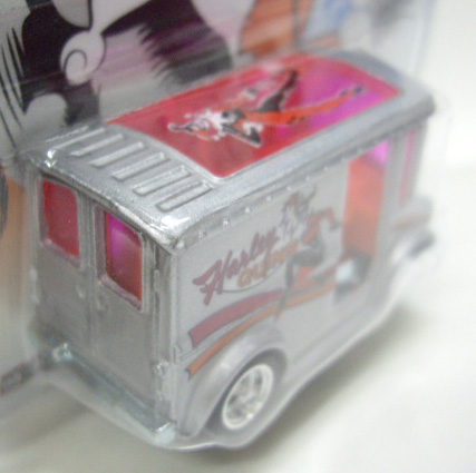 画像: 2011 NOSTALGIC BRANDS - DC COMICS 【BREAD BOX】　SILVER/RR (HARLEY QUINN)