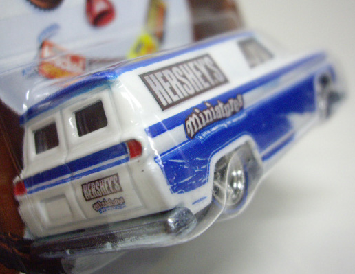 画像: 2011 NOSTALGIC BRANDS - HERSHEY'S 【'64 GMC PANEL】　WHITE-BLUE/RR (HERSHEY'S)