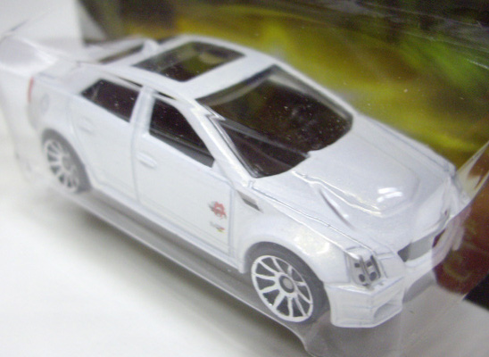 画像: 2011 WALMART EXCLUSIVE HOLIDAY HOT RODS 【CADILLAC CTS-V】　WHITE/10SP