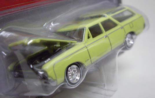 画像: JOHNNY LIGHTNING 2.0  R10 【1964 OLDSMOBILE VISTA CRUISER】 LT.YELLOW/RR