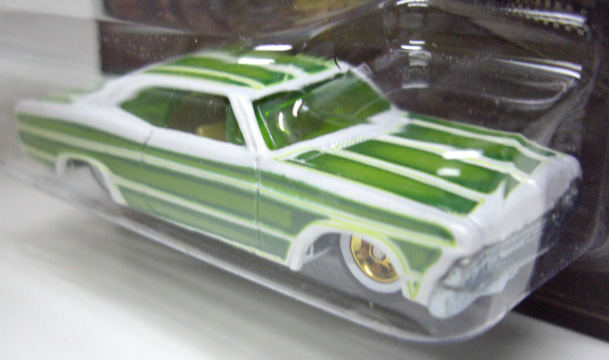 画像: 2012 HW BOULEVARD 【'65 CHEVY IMPALA】　WHITE-GREEN/RR 