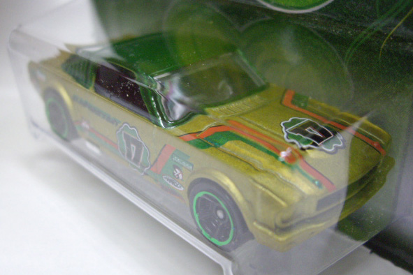 画像: 2012 WALMART EXCLUSIVE CLOVER CARS 【'65 MUSTANG 2+2 FASTBACK】　YELLOWGOLD-GREEN/MC5