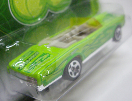 画像: 2012 WALMART EXCLUSIVE CLOVER CARS 【'67 PONTIAC GTO】　LT.GREEN/5SP