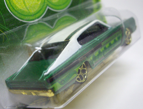 画像: 2012 WALMART EXCLUSIVE CLOVER CARS 【'67 DODGE CHARGER】　GREEN-WHITE/5Y