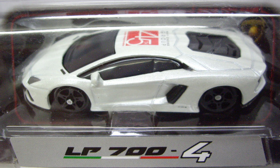 画像: MAISTO 2012 TOY FAIR 【LAMBORGHINI AVENTADOR LP 700-4】 WHITE