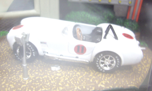 画像: 2002 COLLECTIBLES 【ELVIS DRIVE IN COLLECTION / 1965 SHELBY COBRA 427 S/C】 WHITE/RR