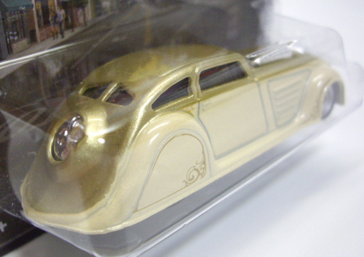 画像: 2012 HW BOULEVARD 【1934 CHRYSLER AIRFLOW】　BEIGE-CHAMPAGNE/RR (NEW CAST)