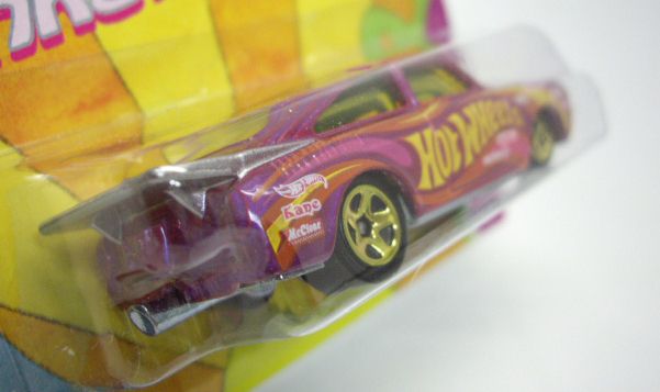 画像: 2012 WALMART EXCLUSIVE "CARS OF THE DECADES" 【'65 VW FASTBACK】 MAGENTA/5SP