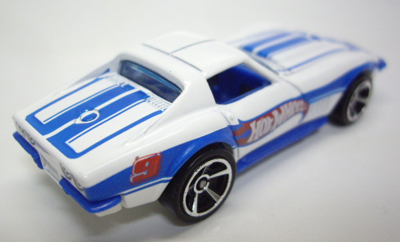 画像: 2012 WALMART EXCLUSIVE MYSTERY MODELS 【'69 CORVETTE】　R.T.WHITE/MC5 