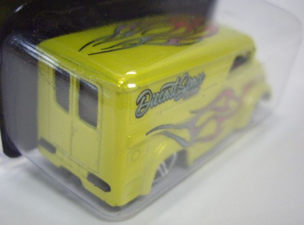 画像: DAIRY COLLECTORS.COM MEMBERSHIP EXCLUSIVE 【DIECAST SPACE DAIRY DELIVERY】 YELLOW/PR5 (カスタム品です）