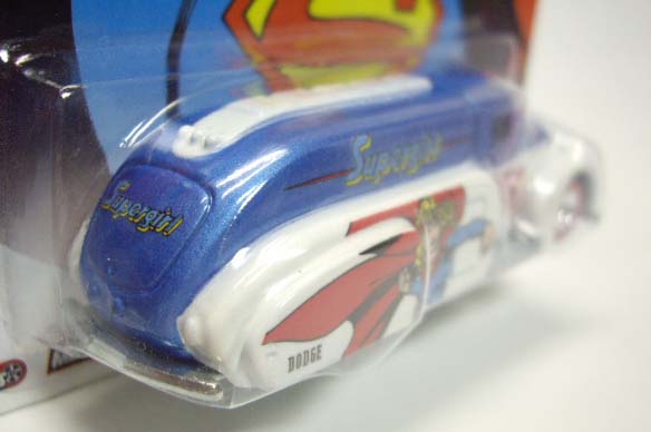 画像: 2012 NOSTALGIC BRANDS - DC COMIC 2 【'38 DODGE AIRFLOW】 WHITE-BLUE/RR (SUPERGIRL)