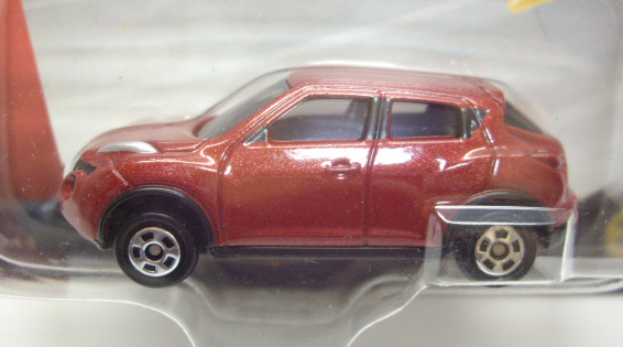 画像: US TOMICA 【NISSAN JUKE】　MET.RED （USトミカ）