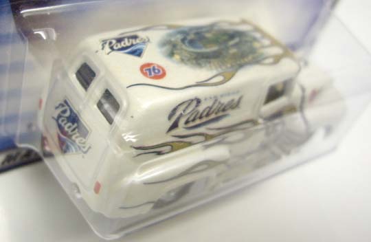 画像: 2005 MLB EXCLUSIVE 【'56 FORD (SAN DIEGO PADRES)】　WHITE/RR