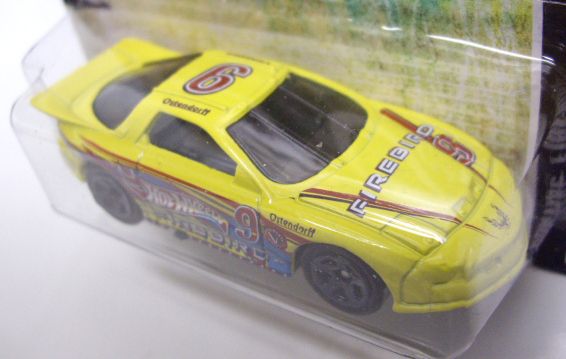 画像: 2012 WALMART EXCLUSIVE "CARS OF THE DECADES" 【PONTIAC FIREBIRD】 YELLOW/5SP