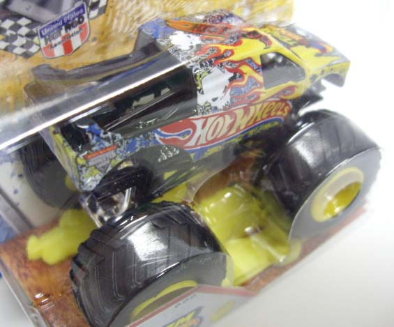 画像: 2013 MONSTER JAM included CRUCHABLE CAR! 【TEAM HOT WHEELS FIRESTORM】 GRAY (1ST EDITIONS)