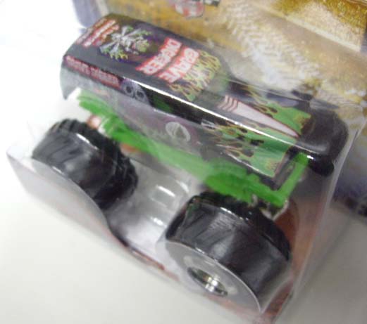 画像: 2013 MONSTER JAM included CRUCHABLE CAR! 【GRAVE DIGGER】 BLACK