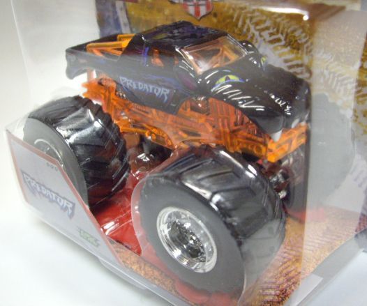 画像: 2013 MONSTER JAM included CRUCHABLE CAR! 【PREDATOR】 BLACK (EDGE GLOW)