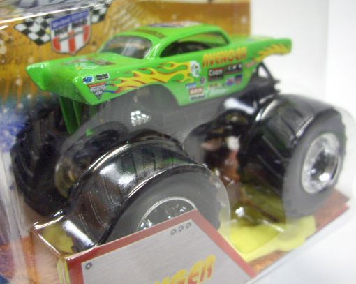 画像: 2013 MONSTER JAM included CRUCHABLE CAR! 【AVENGER】 LT.GREEN