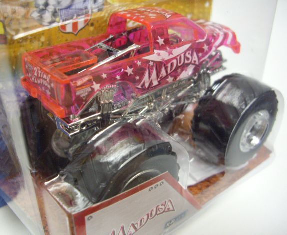 画像: 2013 MONSTER JAM included CRUCHABLE CAR! 【MADUSA】 CLEAR PINK (X-RAYS)
