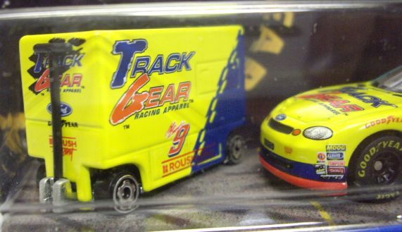 画像: 2000 HOT WHEELS RACING PIT CREW 【#9 TEAM TRACK GEAR ROUSH RACING/FORD TAURUS and TOOL BOX】　YELLOW/RR