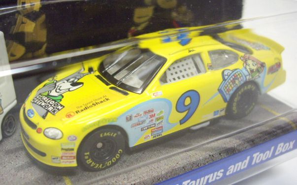 画像: 2000 HOT WHEELS RACING PIT CREW 【#9 TEAM CARTOON NETWORK MELLING RACING ENTERPRISES/FORD TAURUS and TOOL BOX】　YELLOW/RR(台紙中央に値札用フックの穴跡あり）