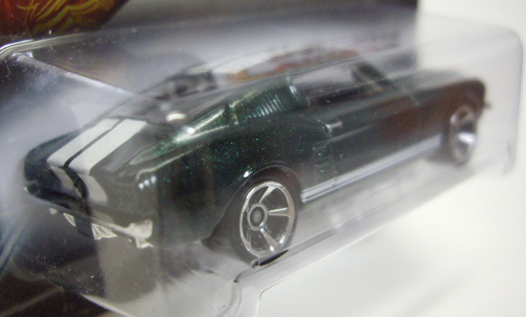 画像: 2013 WALMART EXCLUSIVE "FAST & FURIOUS" 【'67 FORD MUSTANG】 MET.DK.GREEN/MC5 (CHASE) (予約不可） 