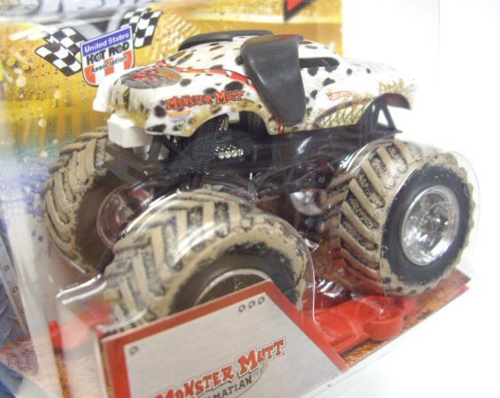 画像: 2013 MONSTER JAM included CRUCHABLE CAR! 【MONSTER MUTT DALMATIAN】 DALMATIAN